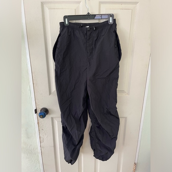 Aritzia TNA Black Relaxed Fit Lightweight Drawsyting Elastic Waist Pockets - Picture 1 of 6